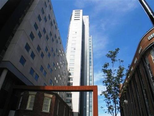 Beetham Tower 10th Floor Centre Apartment Liverpool